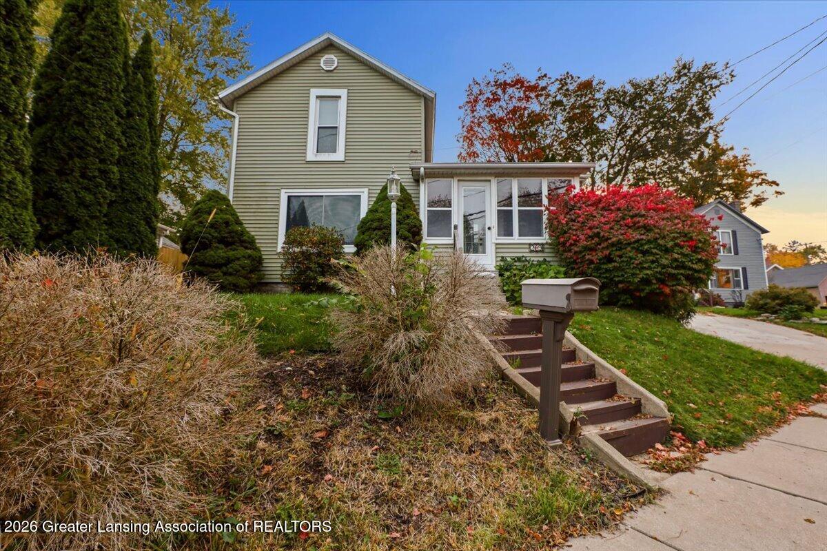 209 W River Street — photo