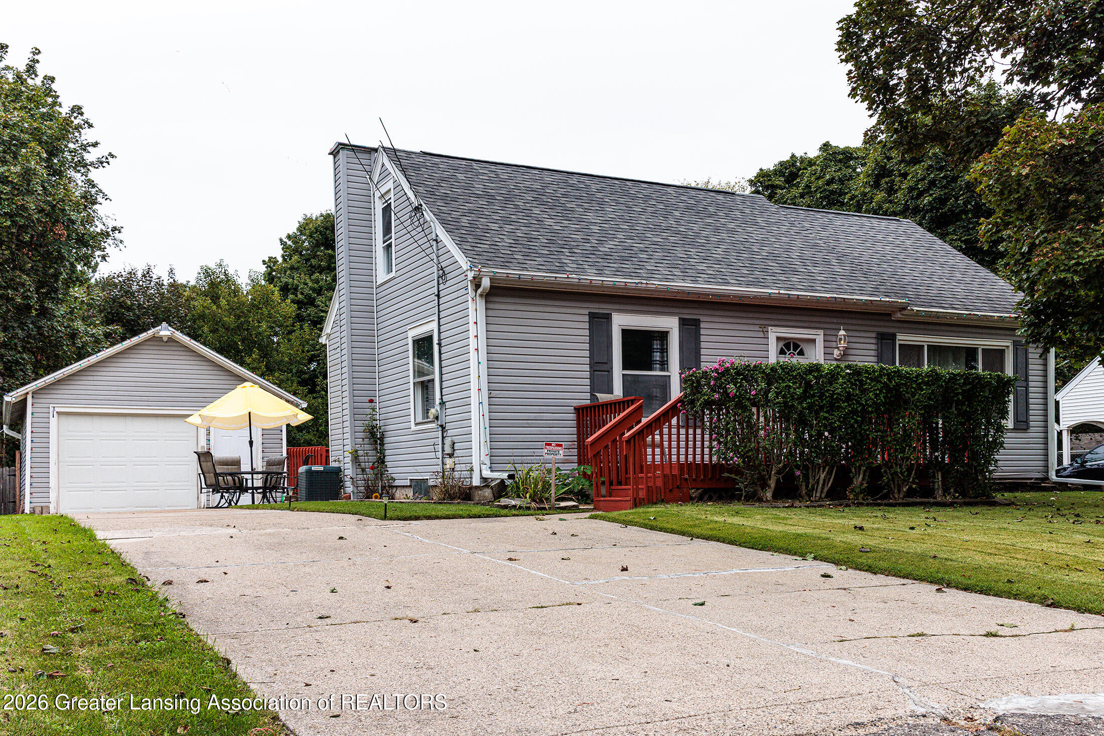 1013 Maycroft Road — photo