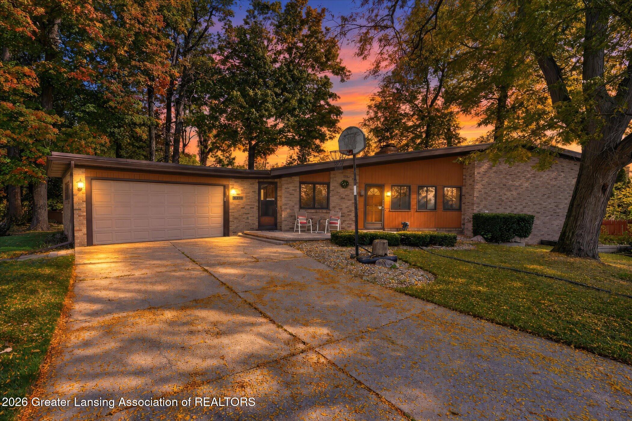 4216 Knoll Circle — photo