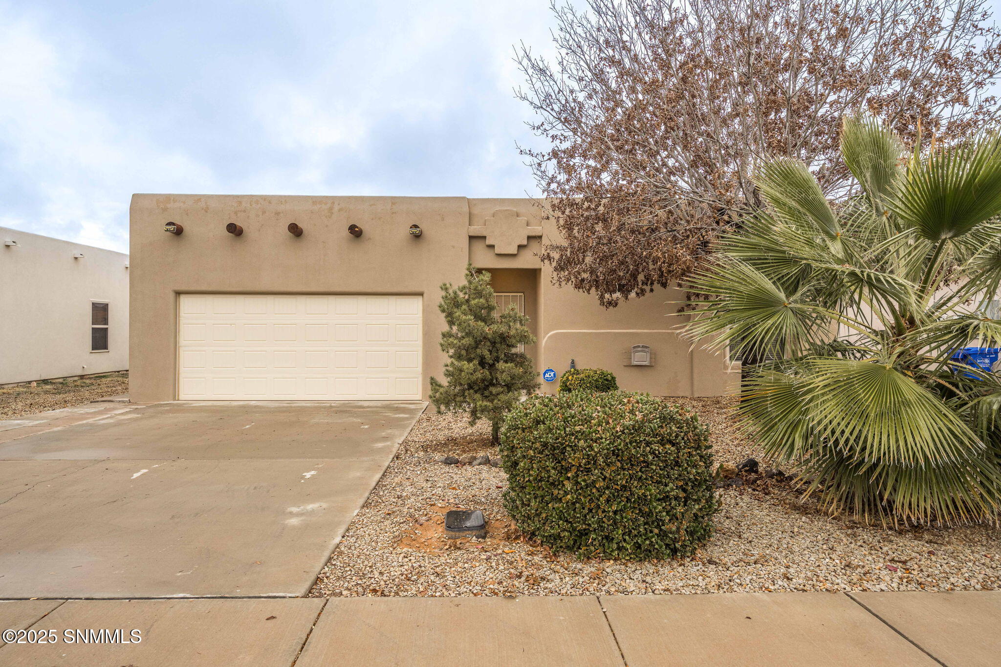 5525 Gobi Lane — photo