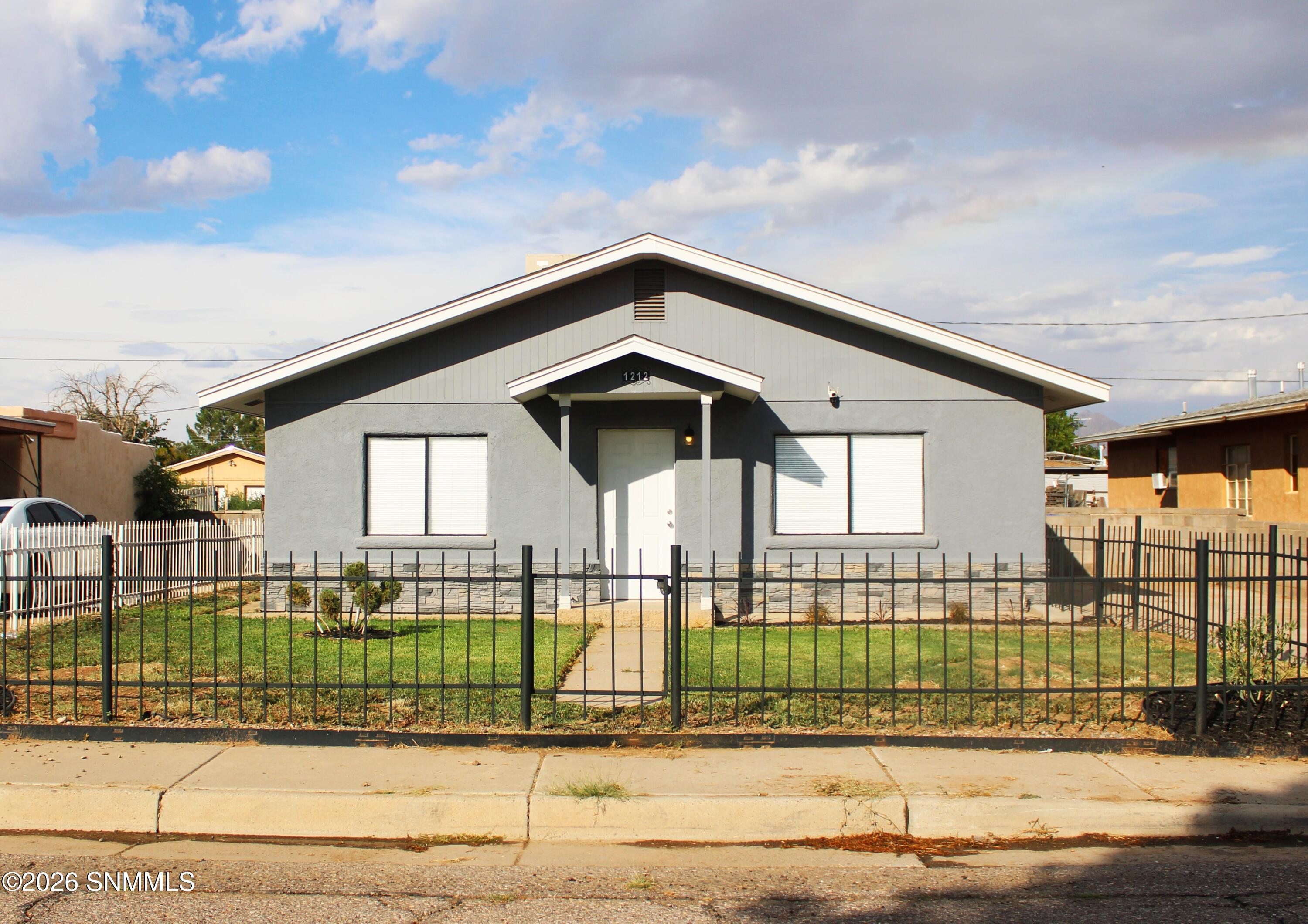 1212 Douglas Drive — photo