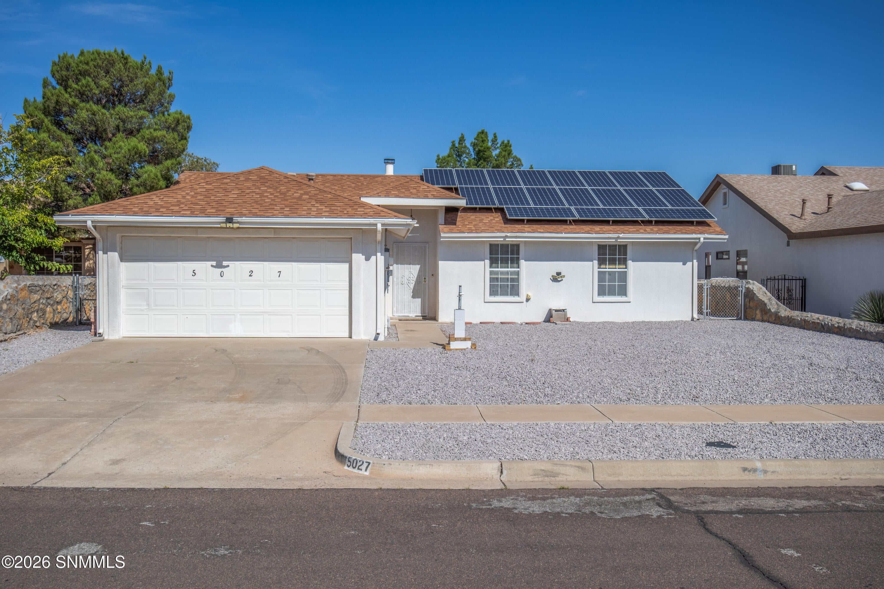 5027 Emerald Street — photo