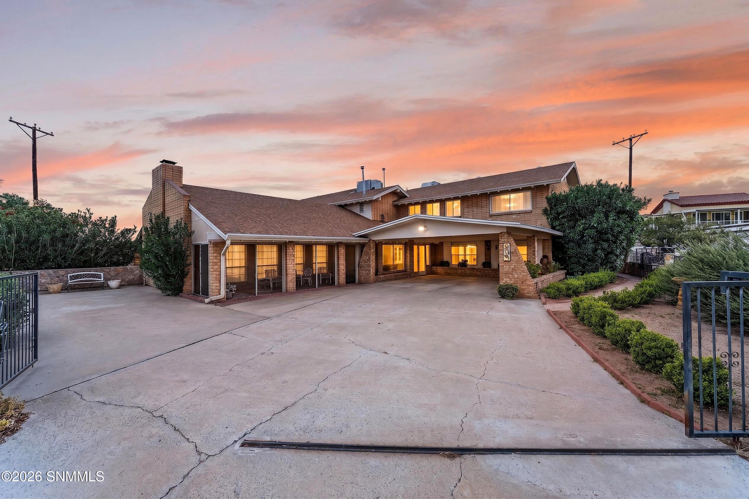 208 Magic Shadow Drive — photo