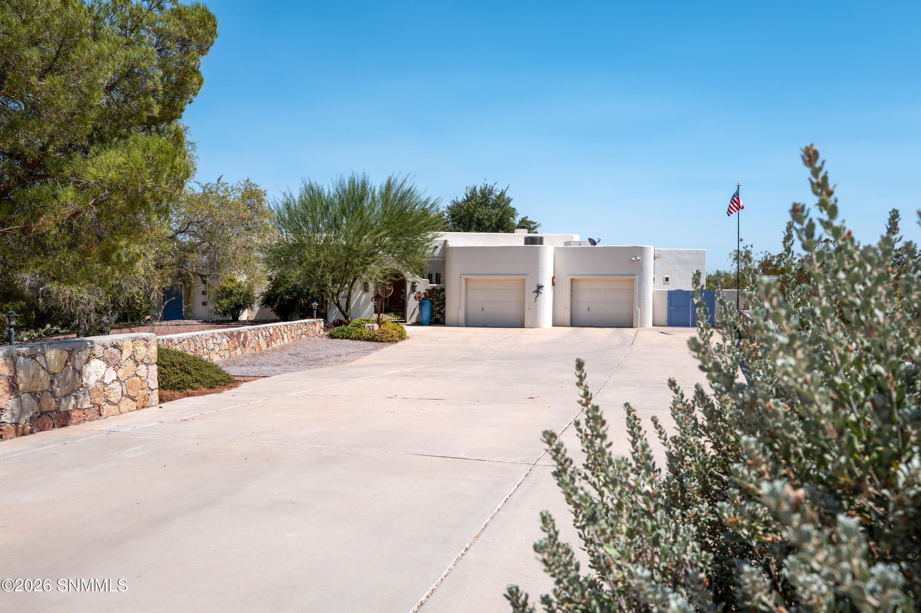 6501 Vista De Oro — photo