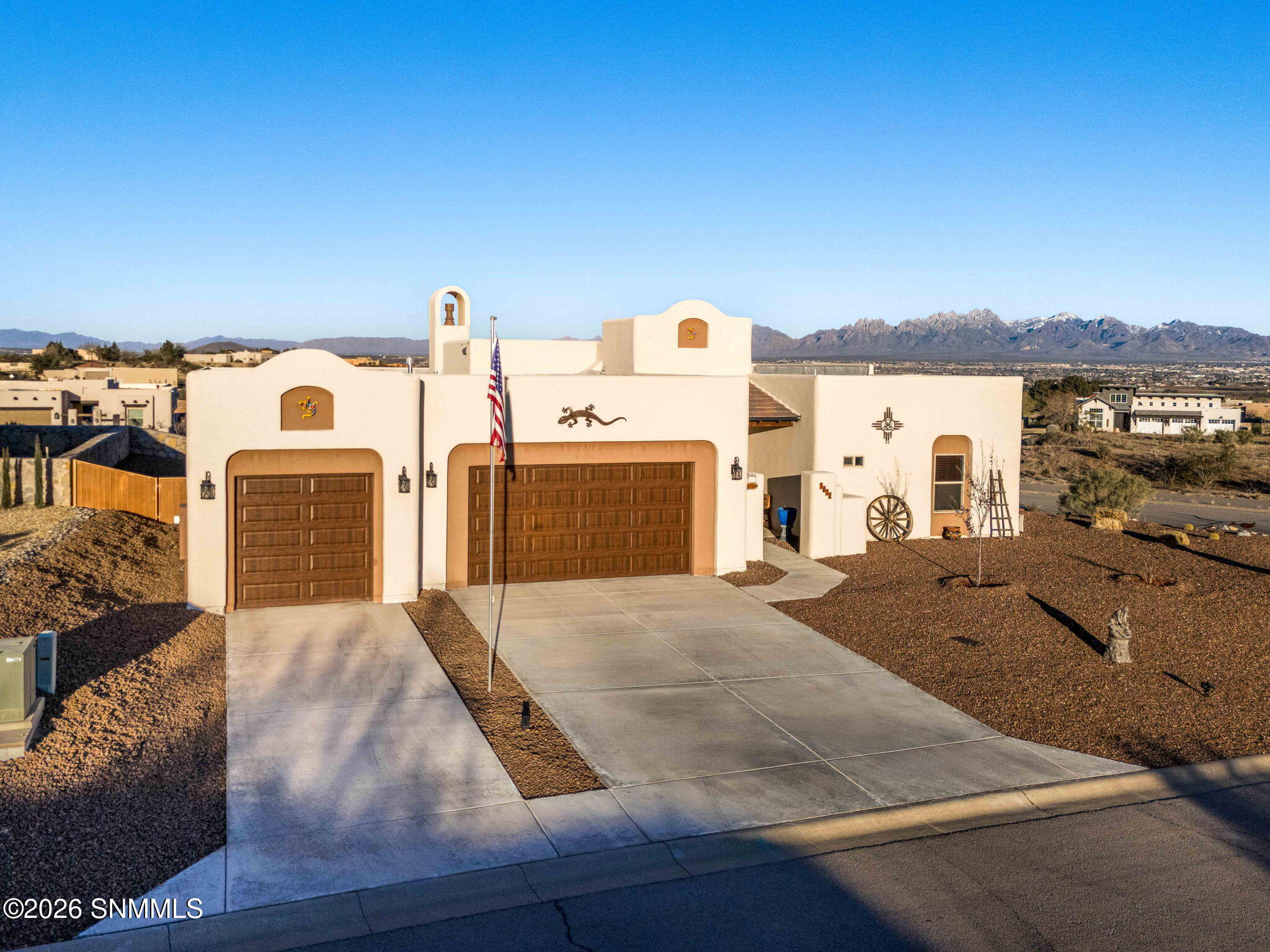 1622 Calle De Valezquez — photo