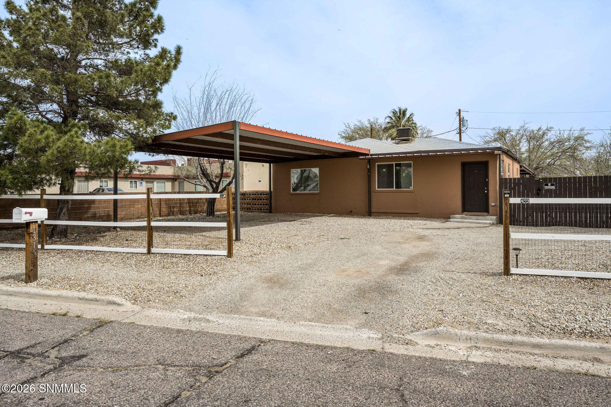 1315 Alamo Street — photo