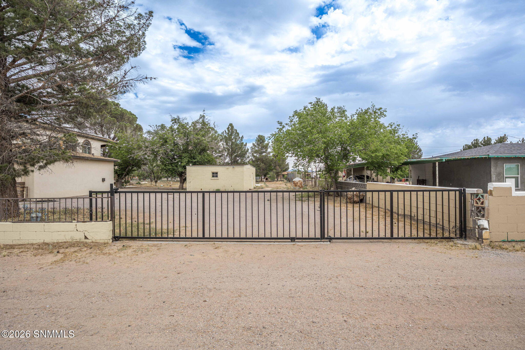 304 Las Flores Circle — photo