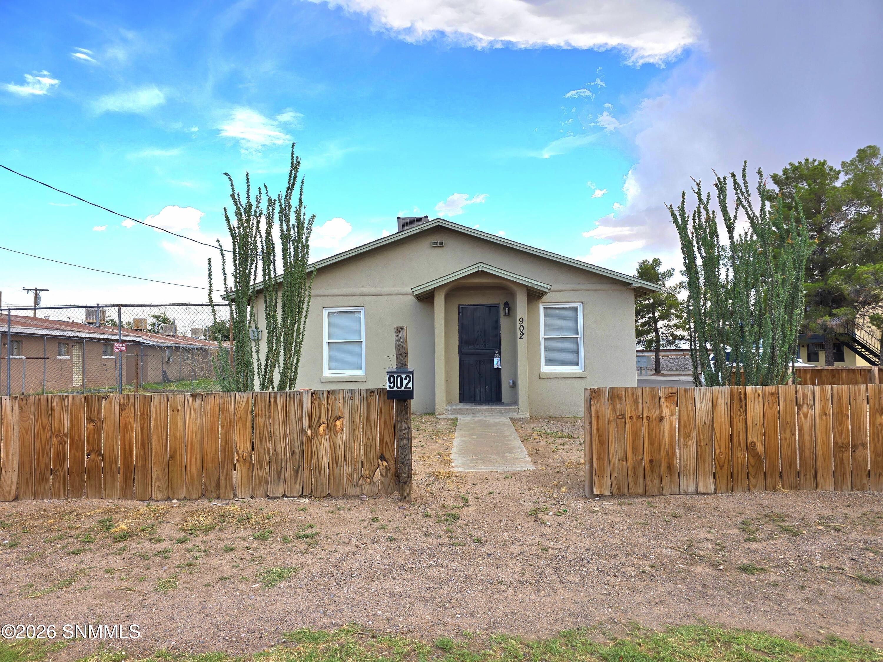 902 Foster Road — photo