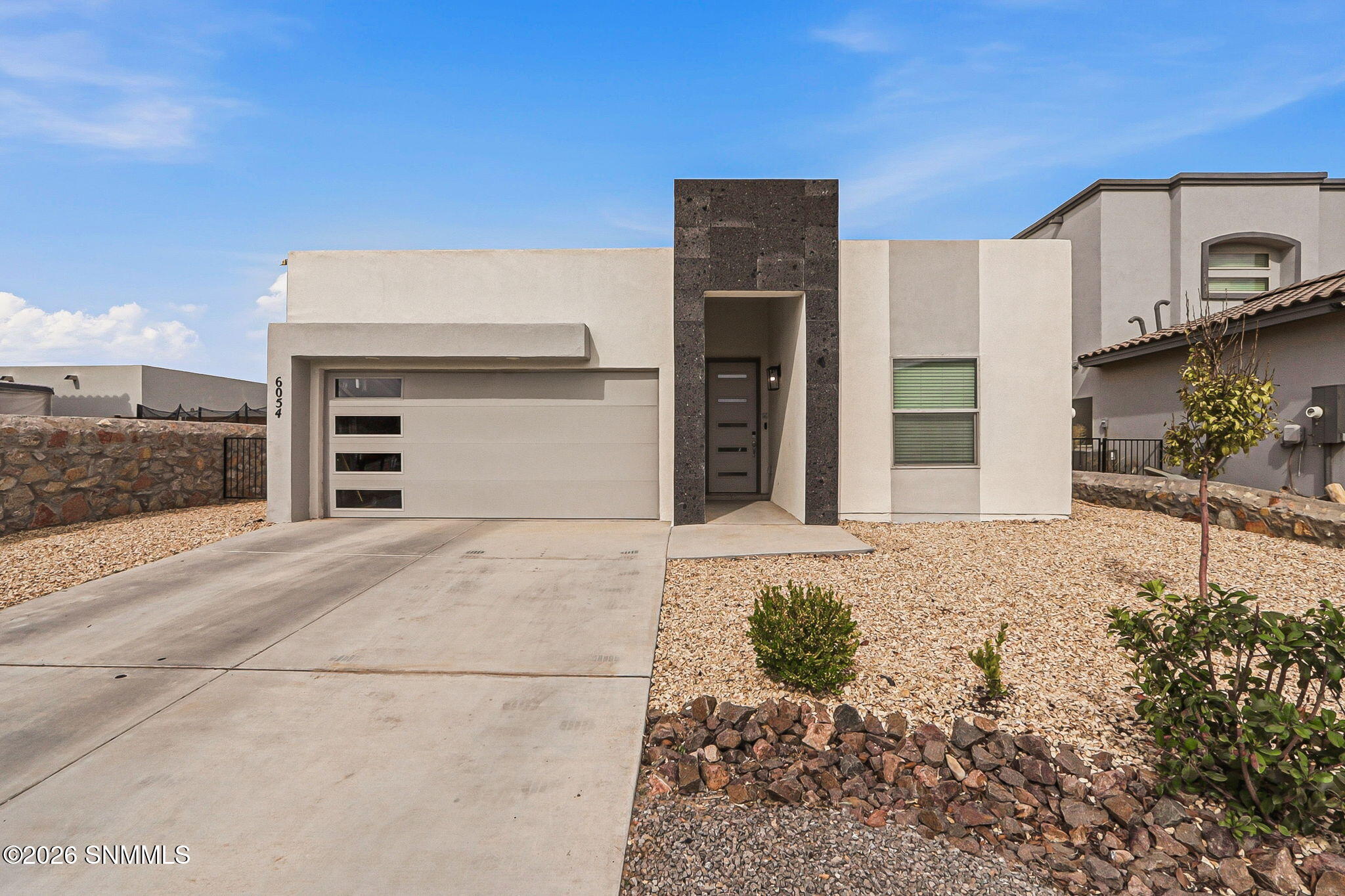 6054 Silver Park Avenue — photo