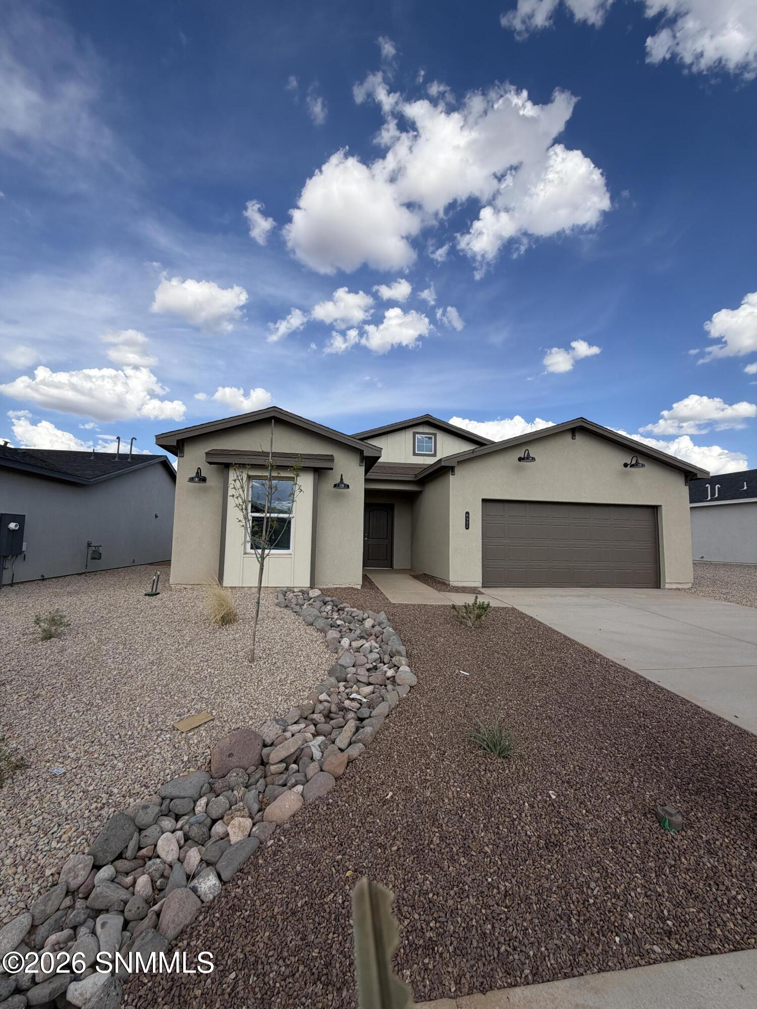 6552 Phoenix Street — photo