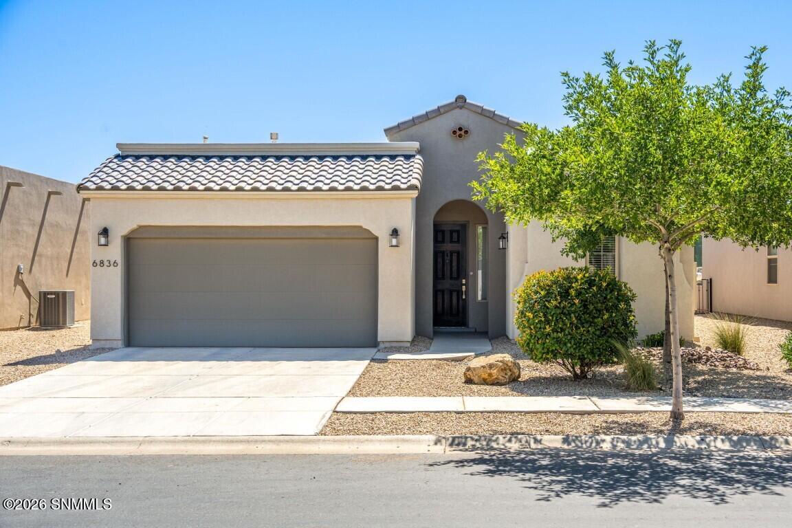 6836 Cassini Avenue — photo