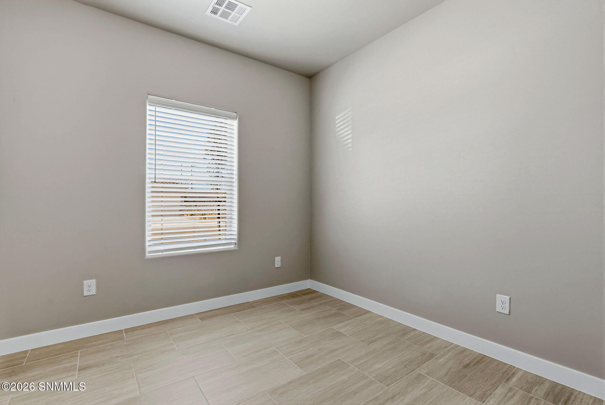 2043 Meteor Street — photo