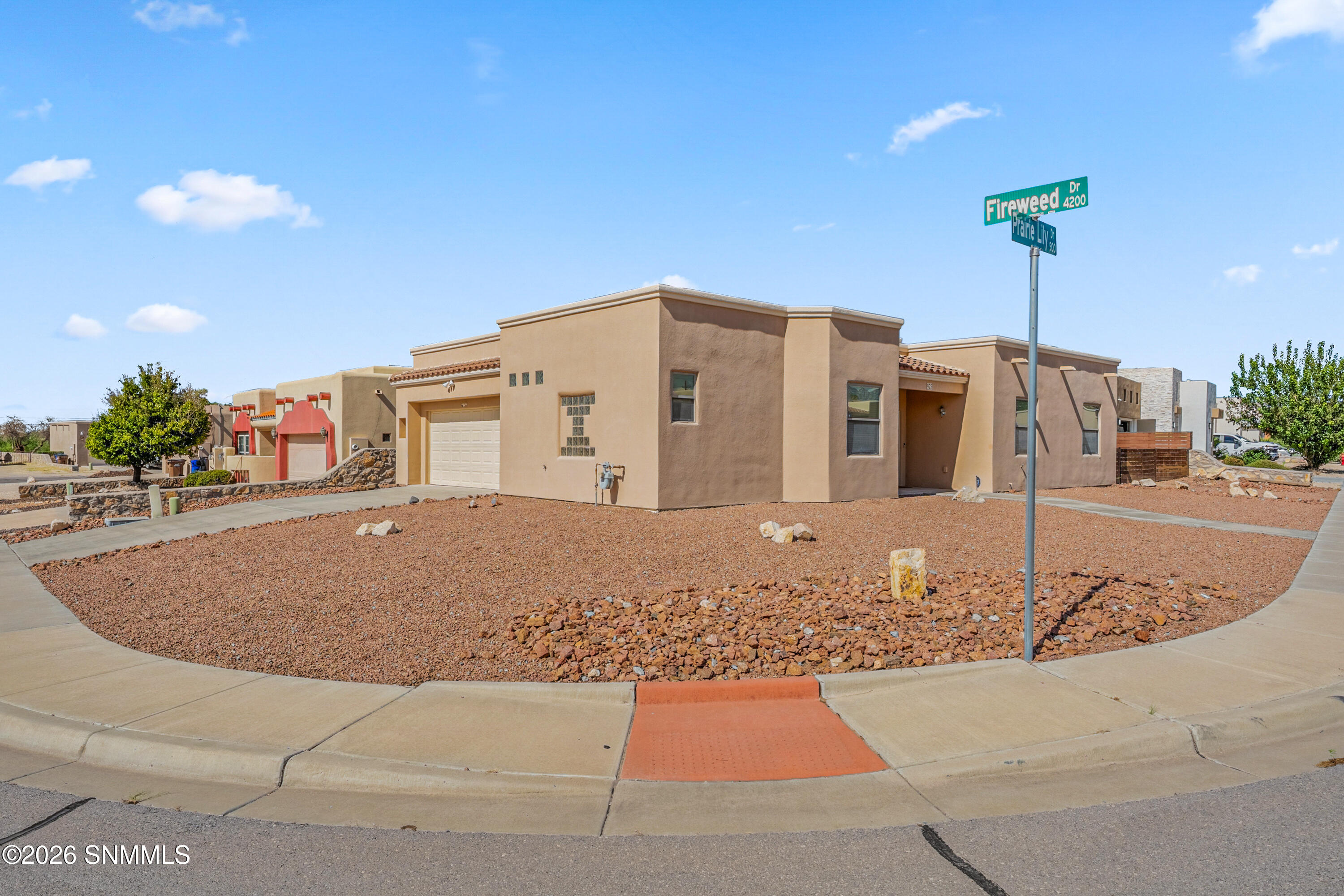 925 Prairie Lily Drive — photo