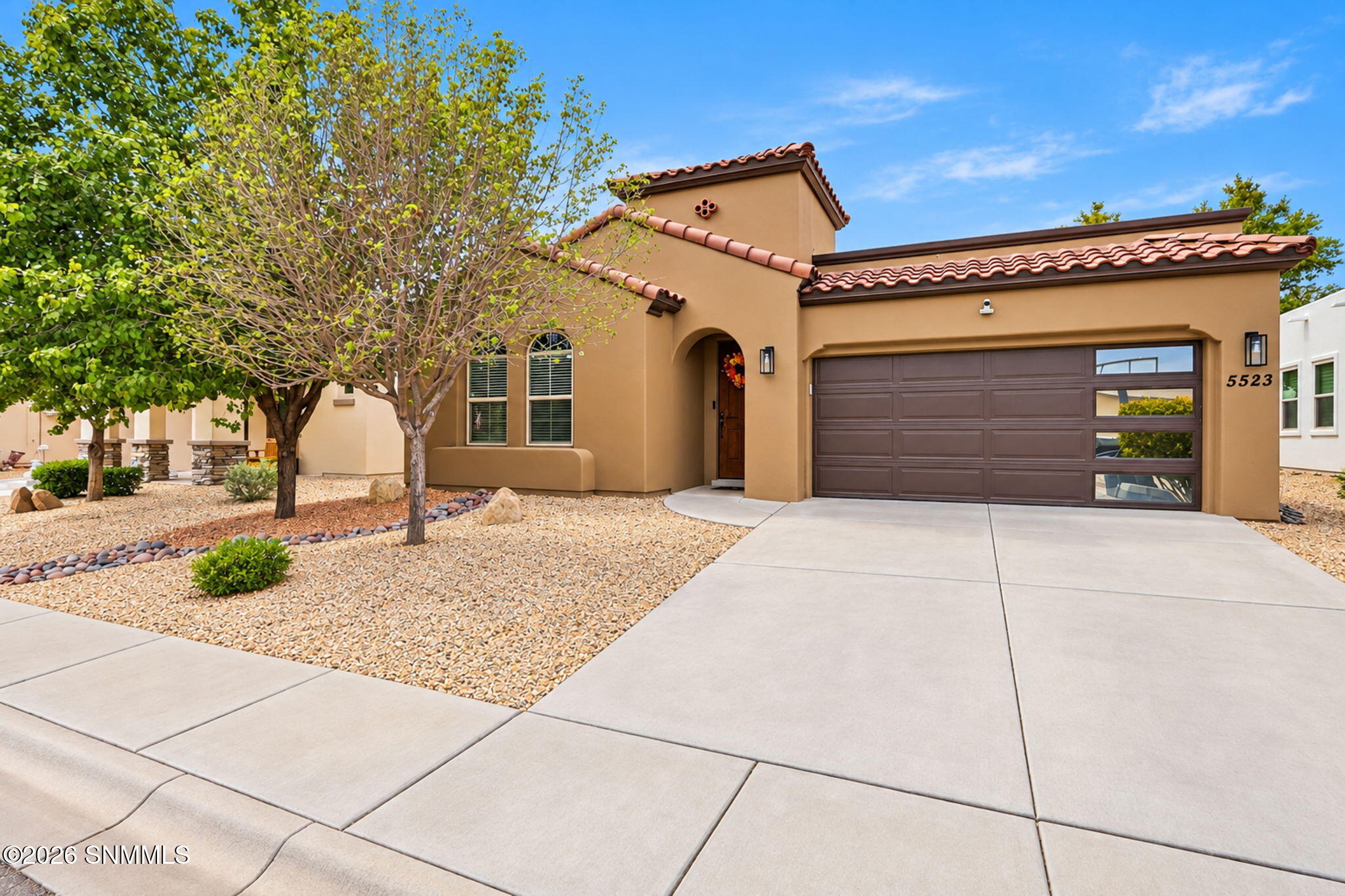5523 Grove Drive — photo