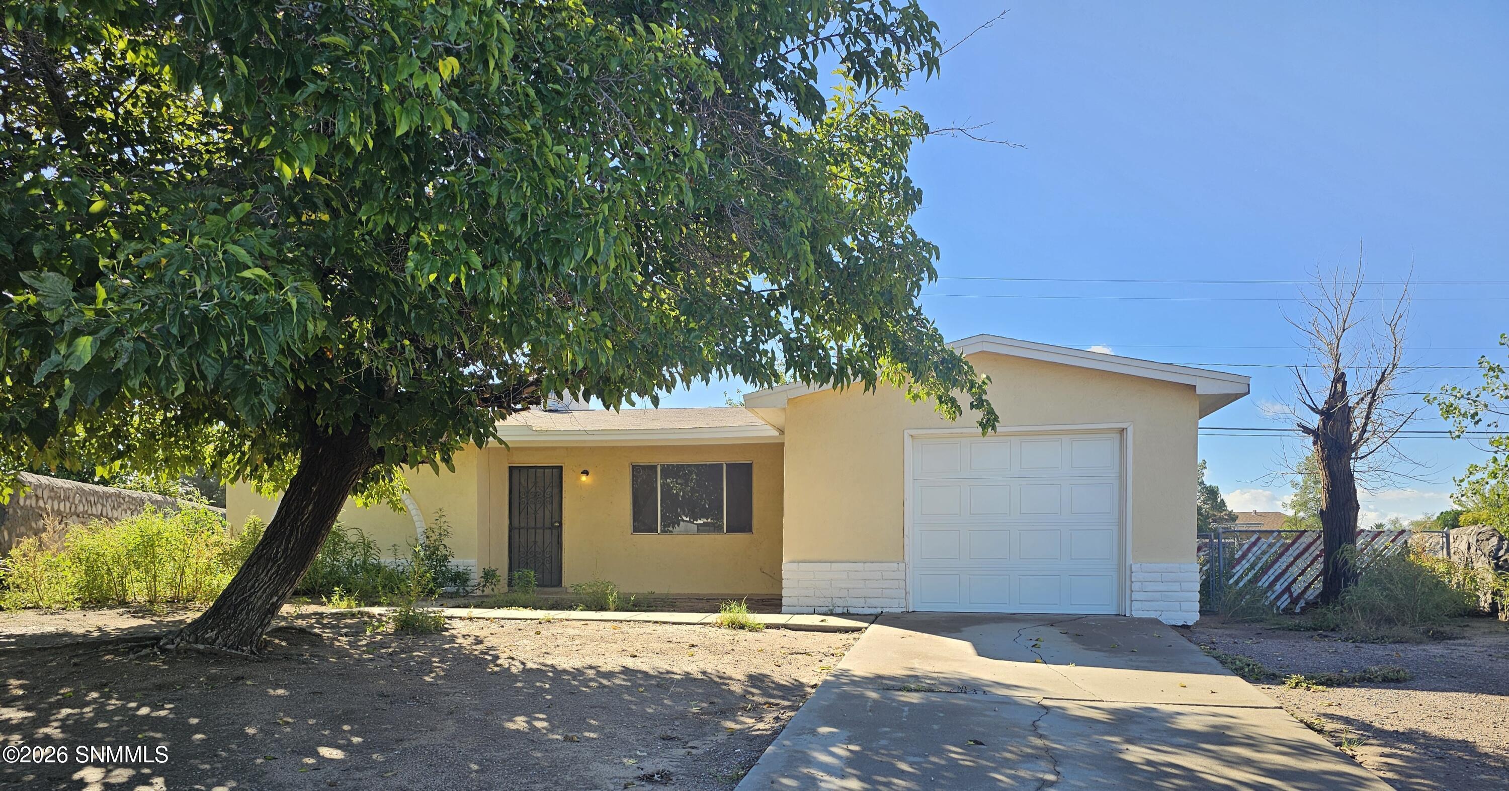 1974 Mahogany Drive — photo