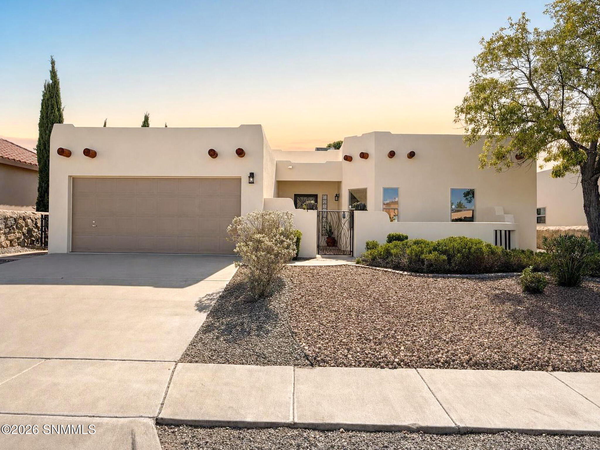 571 Canyon Point Road — photo