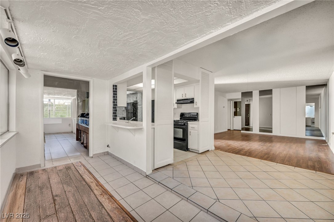 1420 Vegas Valley Drive 20 — photo