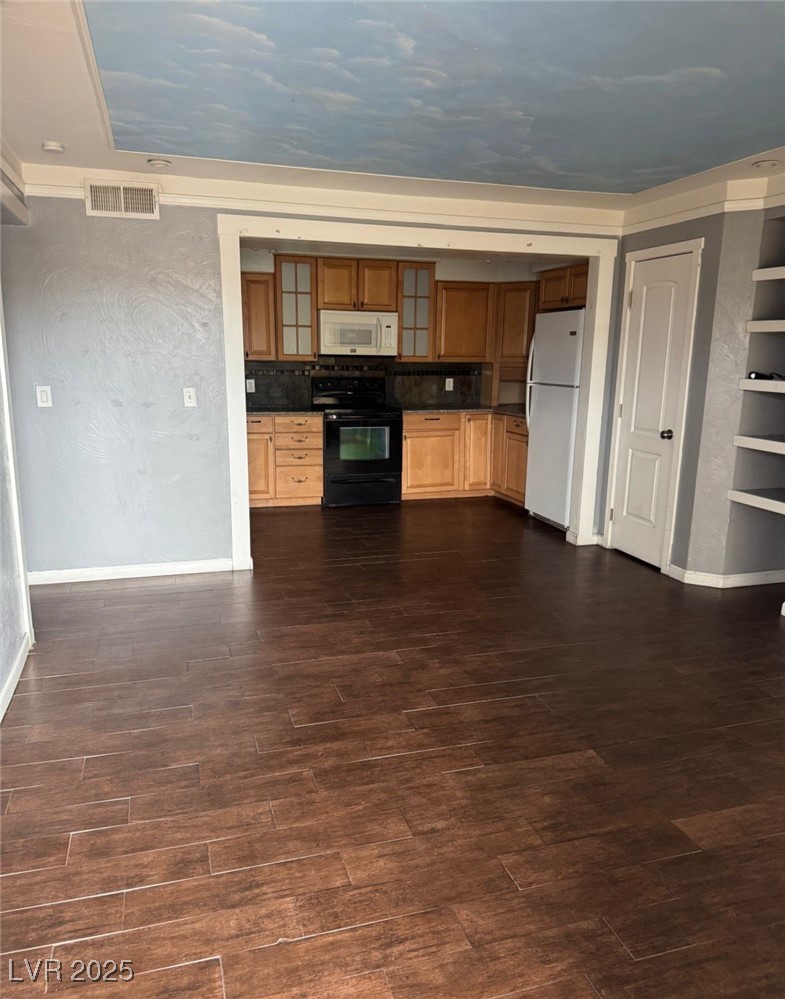 585 South Royal Crest Circle 13 — photo