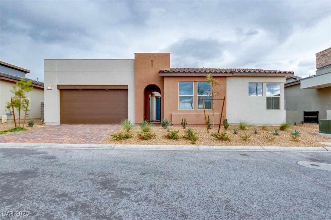 10381 Hanging Lake Street — photo