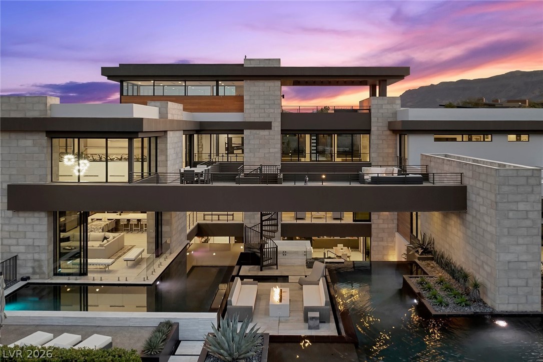 4 Soaring Bird Court — photo