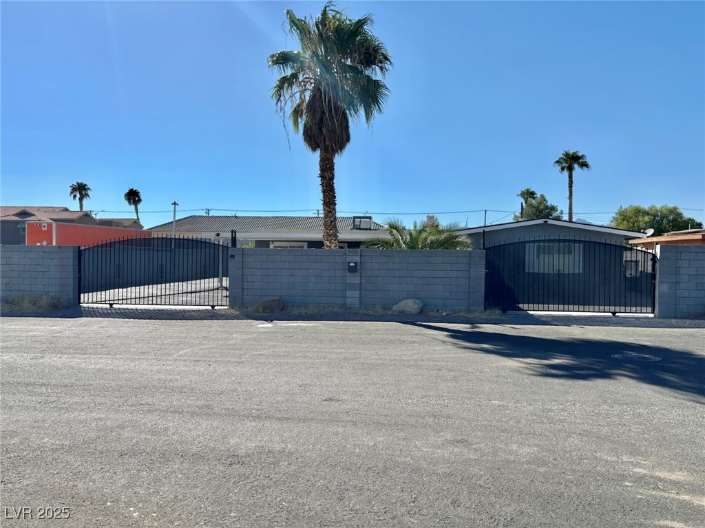 808 South Mallard Street — photo