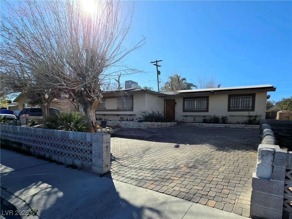 1909 Leona Street — photo