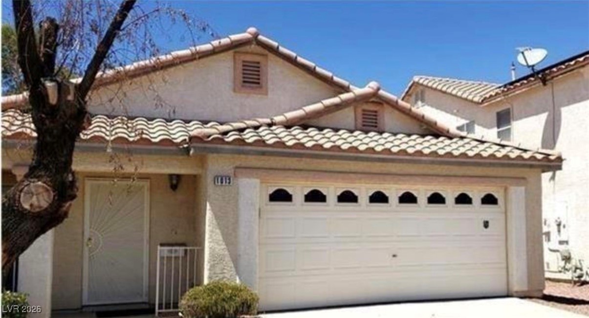 1013 Adobe Flat Drive — photo