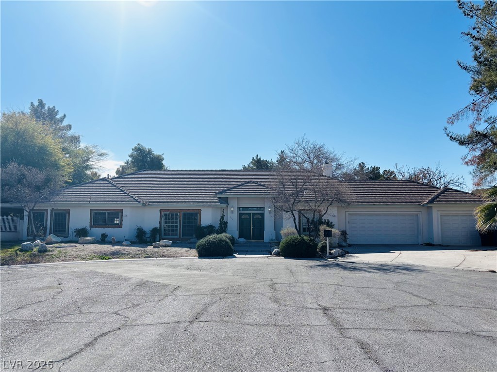 3725 East Quail Avenue — photo