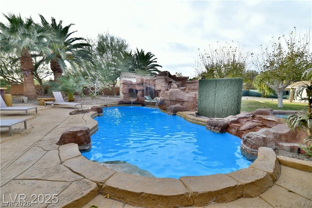 2926 East Eldorado Lane — photo