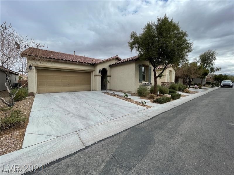 10596 Upper Laurel Street — photo