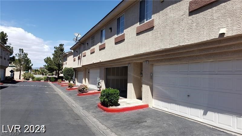 1236 Dusty Creek Street — photo