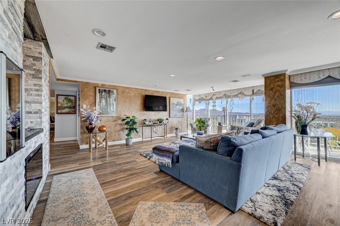 3111 Bel Air Drive 10H — photo