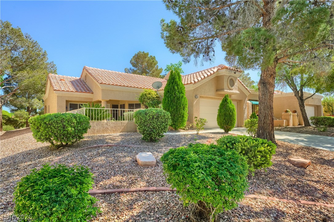 2552 Highvale Drive — photo