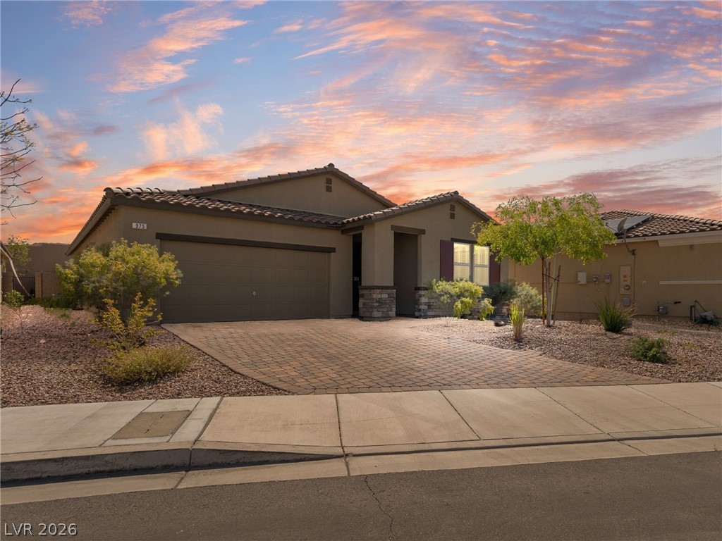 975 Twilight Glow Court — photo