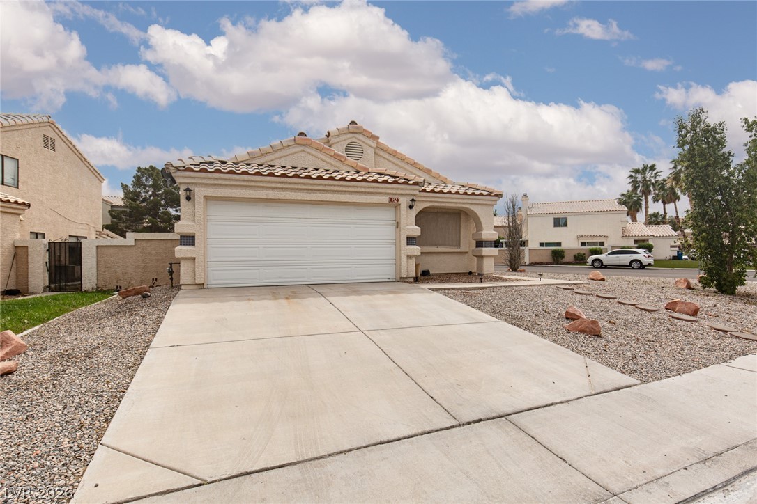 352 Lander Drive — photo