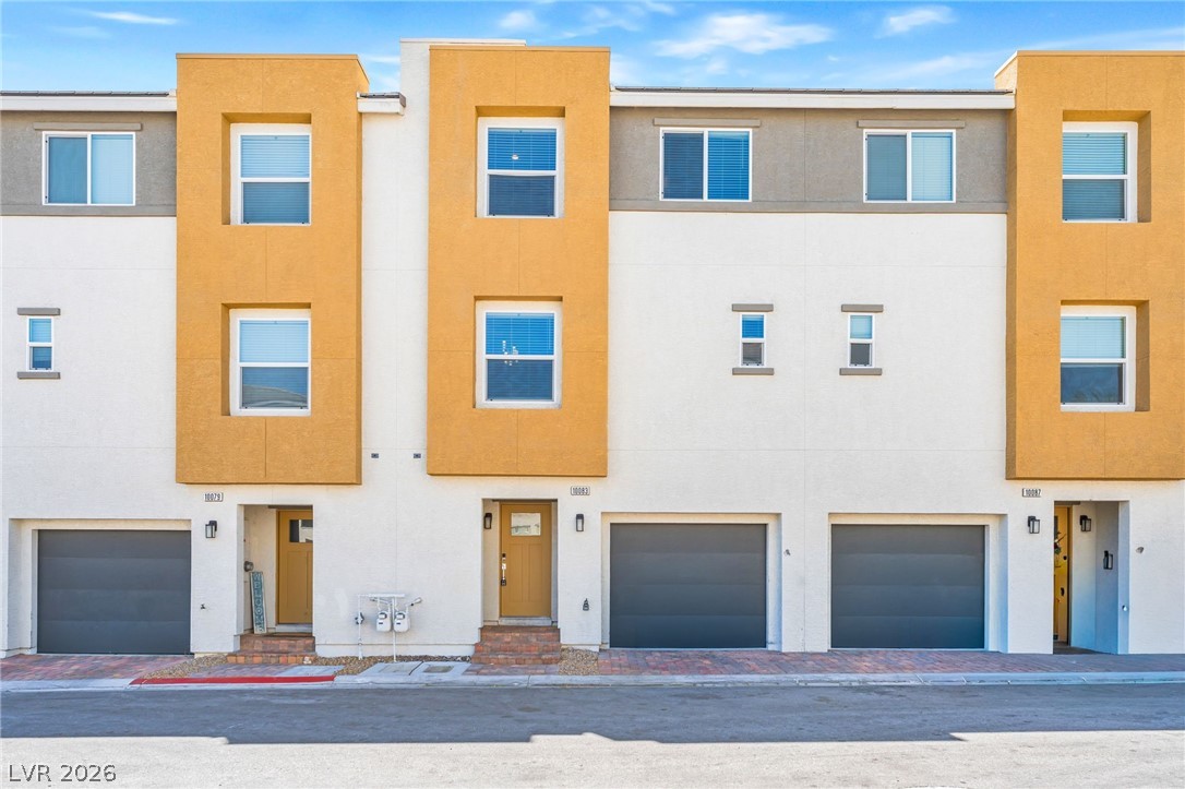 10083 Vibrant Moon Avenue — photo