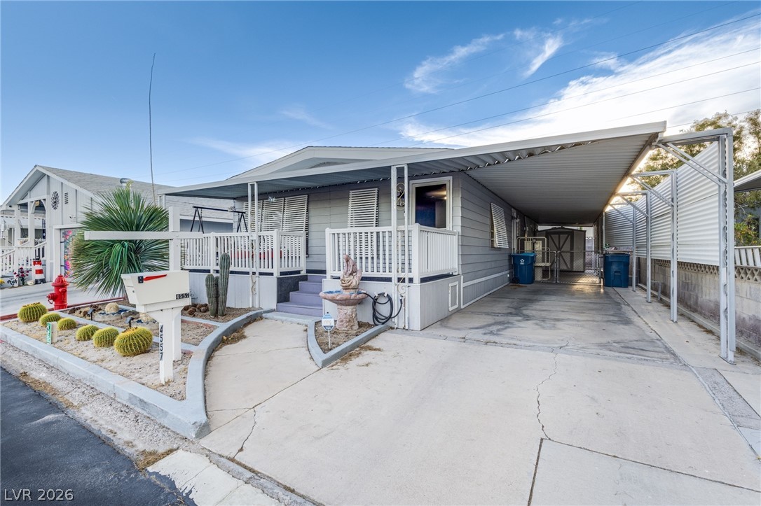 4557 Royal Ridge Boulevard, Las Vegas, NV 89103 — photo 2