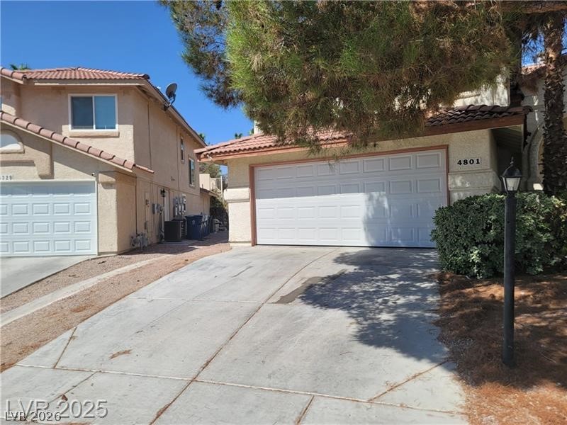 4801 Fiesta Lakes Street — photo