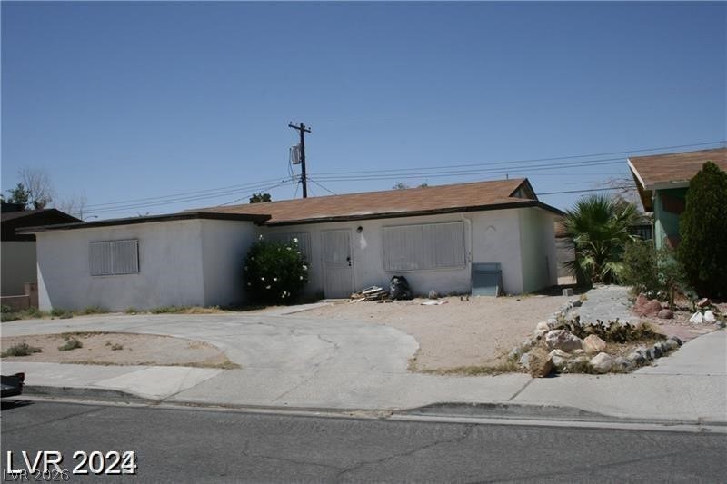 1932 Lawry Avenue — photo