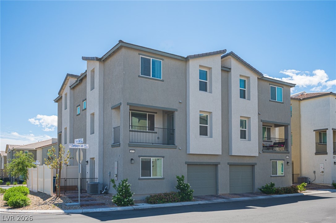 2673 Champagne Gold Avenue — photo