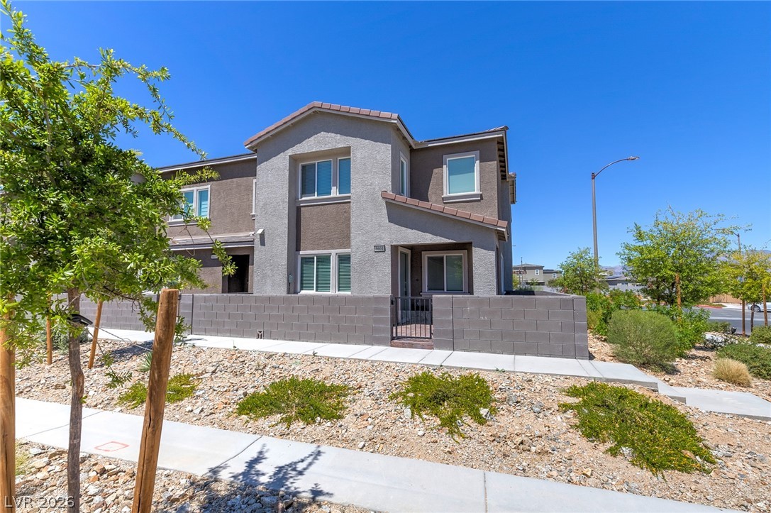 9601 Oliver Hills Avenue — photo