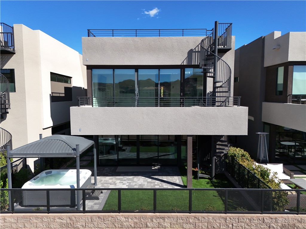 16 Heron Harbour Drive — photo
