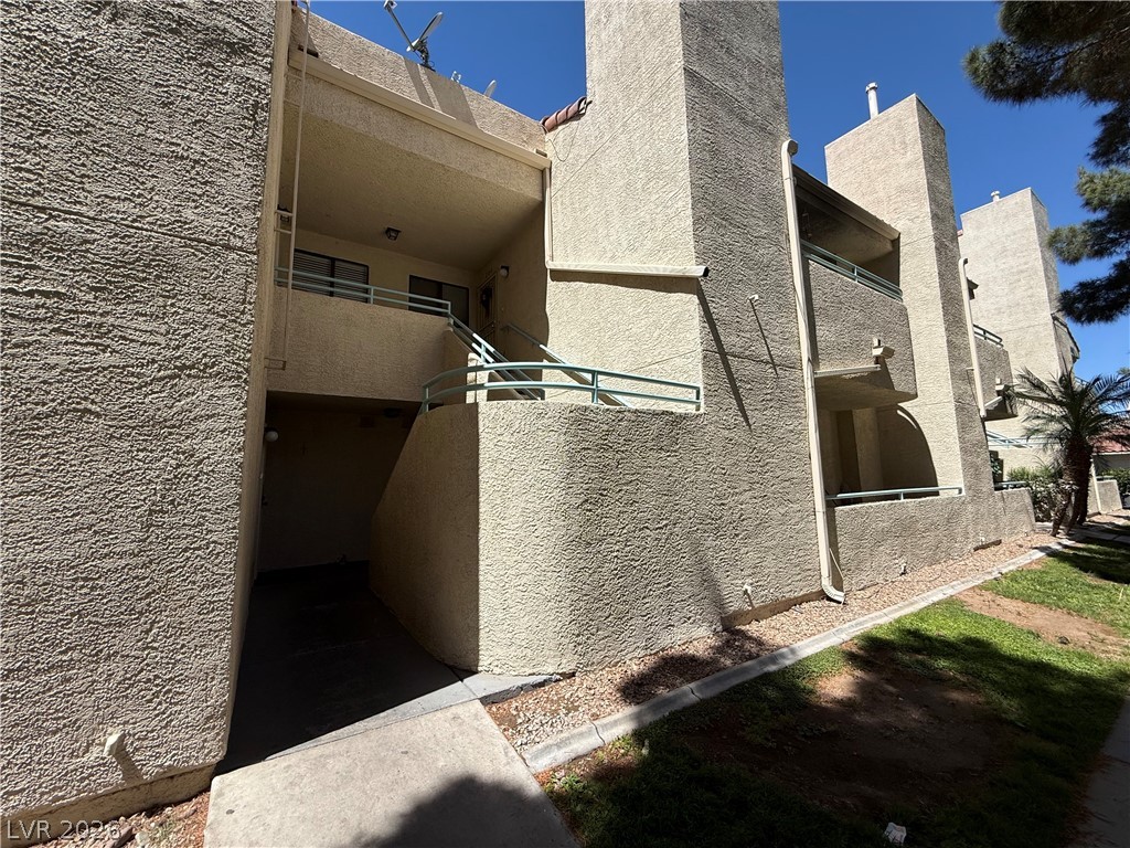960 North Sloan Lane 204 — photo