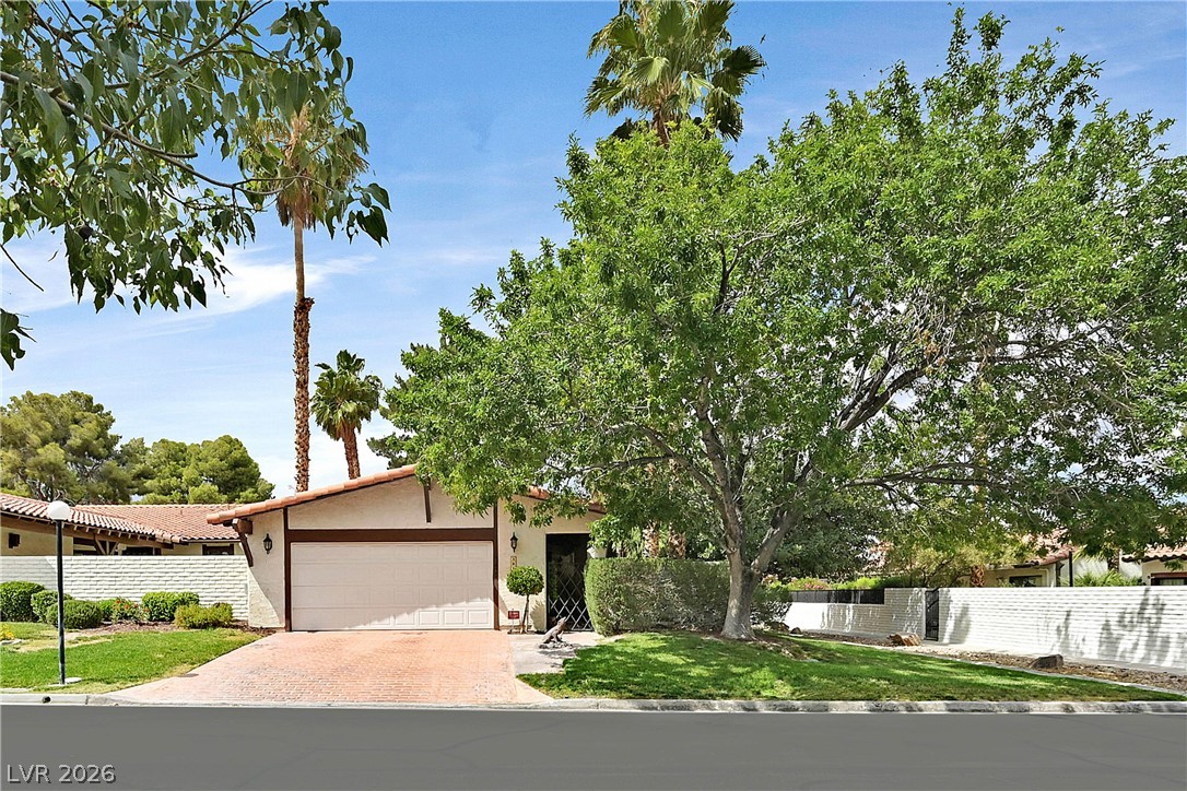 3016 Calle De Laredo — photo