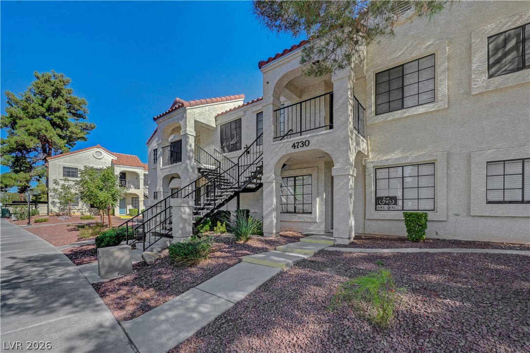 4730 Nara Vista Way 202 — photo