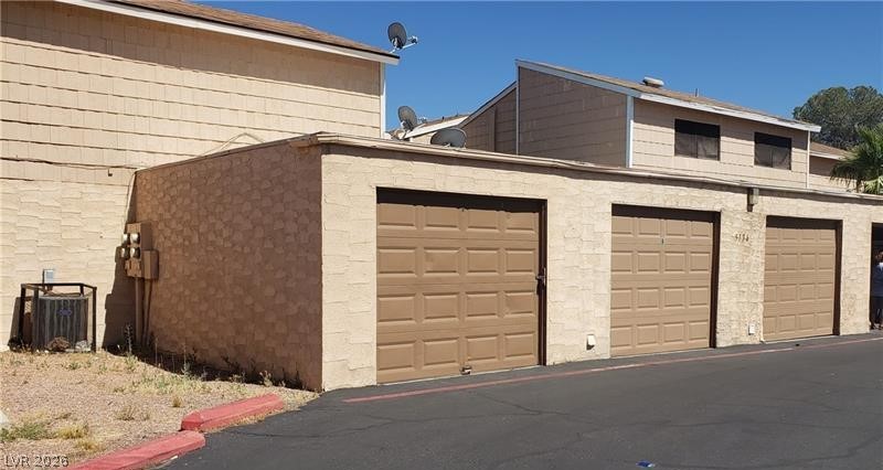 5156 Gray Lane G — photo