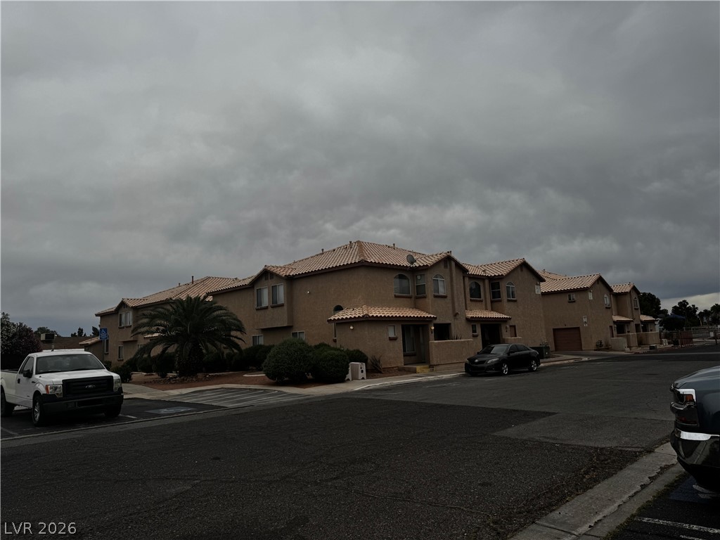 554 Roxella Lane B — photo