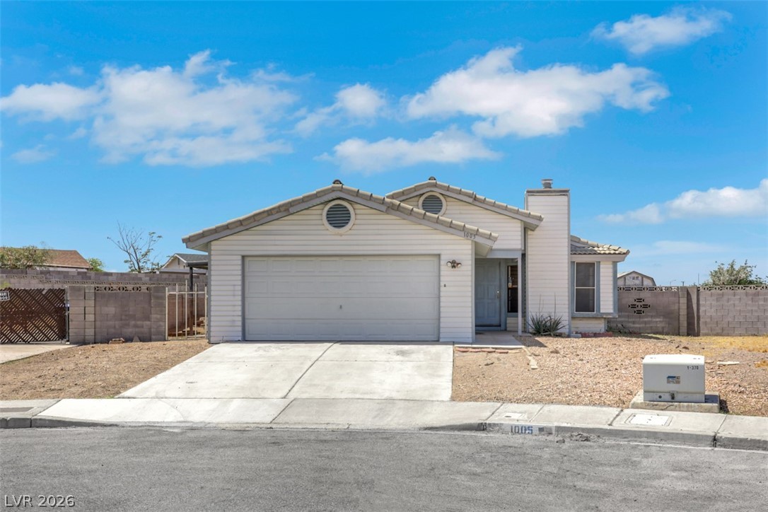 1005 Brookside Court — photo