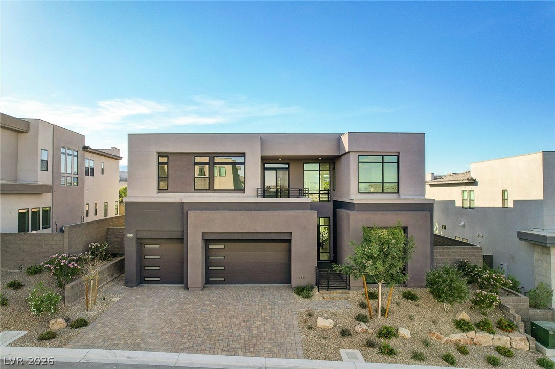 10738 Desert Heights Avenue — photo