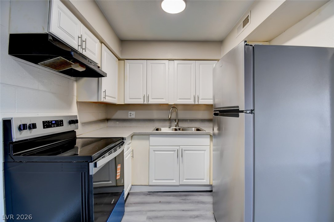625 South Royal Crest Circle 13 — photo